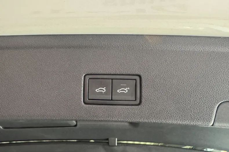 Volkswagen Touareg din 2022 cu 40.591 km - oferta VOL229781 - foto 42