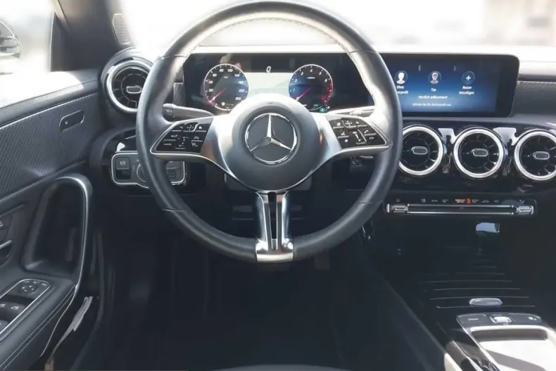 Mercedes-Benz CLA 180 (Clasa CLA) din 2024 cu 50.947 km - oferta MER229783 - foto 9