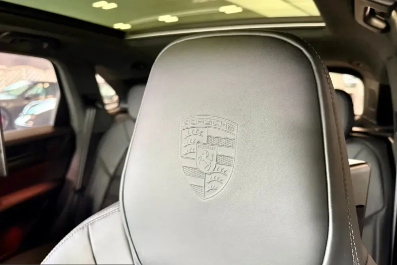 Porsche Cayenne din 2025 cu 12.881 km - oferta POR229810 - foto 9