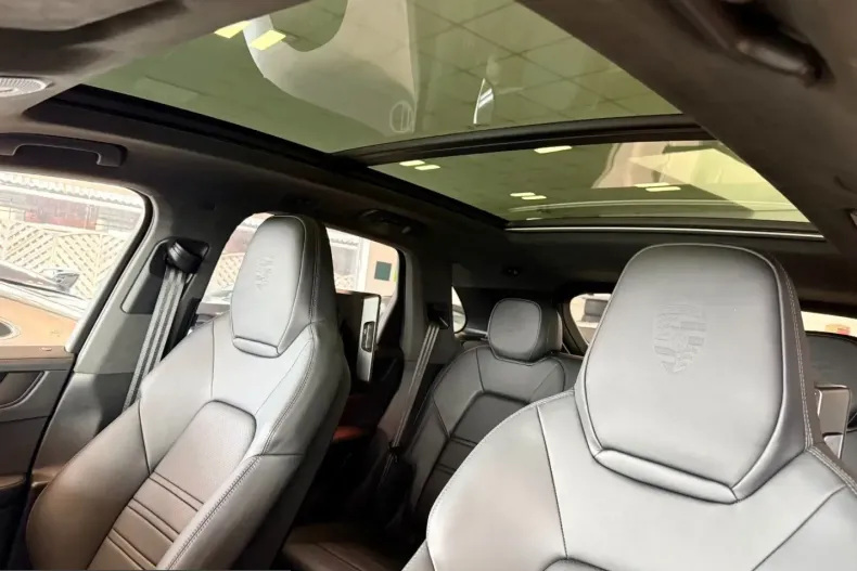 Porsche Cayenne din 2025 cu 12.881 km - oferta POR229810 - foto 10