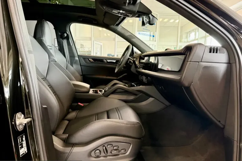 Porsche Cayenne din 2025 cu 12.881 km - oferta POR229810 - foto 17