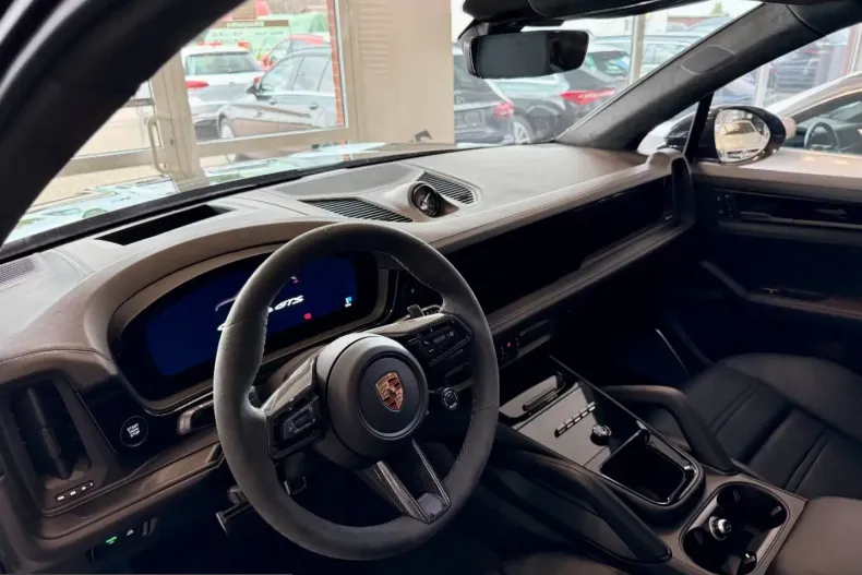 Porsche Cayenne din 2025 cu 12.881 km - oferta POR229810 - foto 19