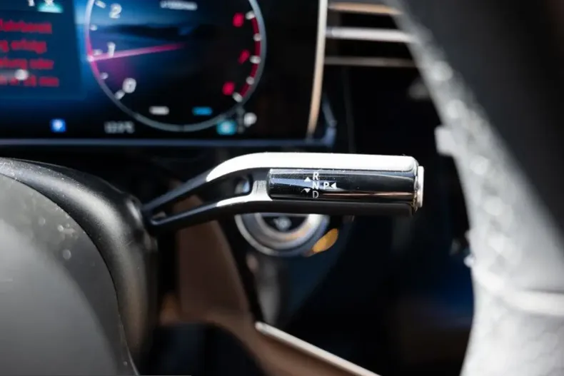 Mercedes-Benz E 200 (Clasa E) din 2025 cu 11.077 km - oferta MER229826 - foto 17