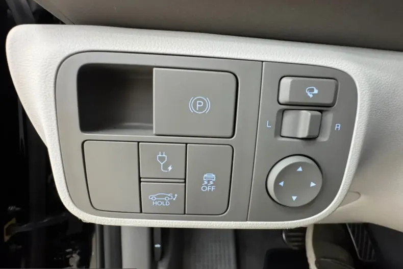 Hyundai IONIQ 6 din 2024 cu 15.855 km - oferta HYU229828 - foto 29