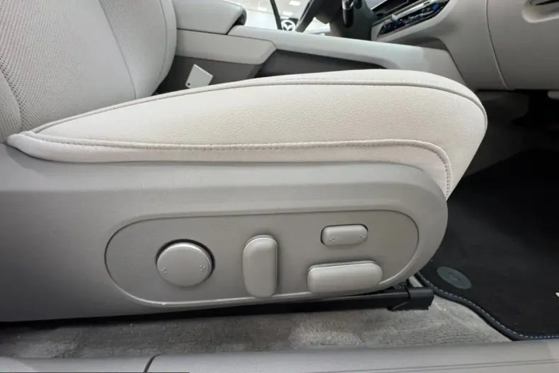 Hyundai IONIQ 6 din 2024 cu 15.855 km - oferta HYU229828 - foto 33