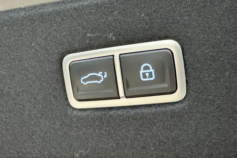 Hyundai IONIQ 6 din 2024 cu 15.855 km - oferta HYU229828 - foto 45