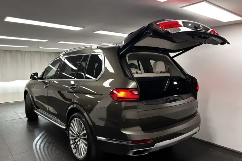 BMW X7 (Seria X) din 2022 cu 64.755 km - oferta BMW229852 - foto 11