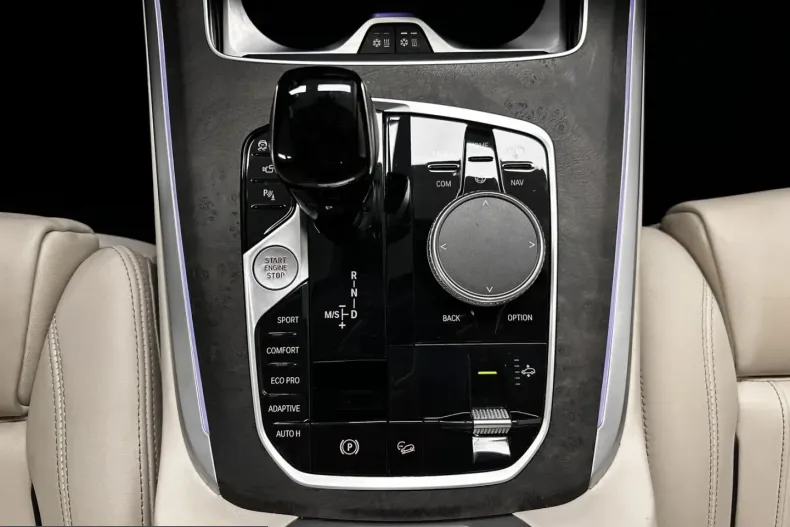 BMW X7 (Seria X) din 2022 cu 64.755 km - oferta BMW229852 - foto 29