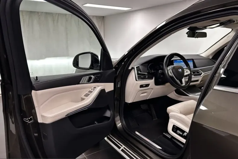 BMW X7 (Seria X) din 2022 cu 64.755 km - oferta BMW229852 - foto 36
