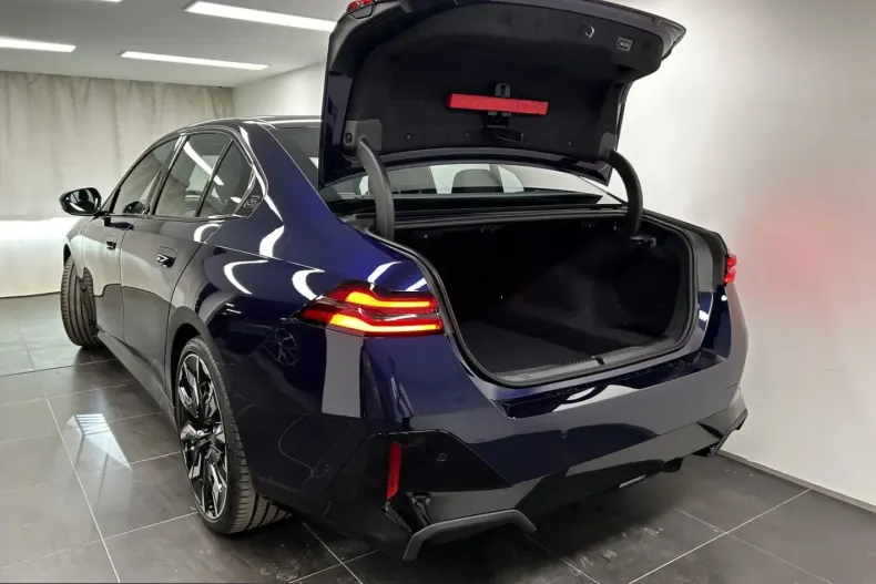 BMW 520 (Seria 5) din 2025 cu 8.285 km - oferta BMW229854 - foto 10