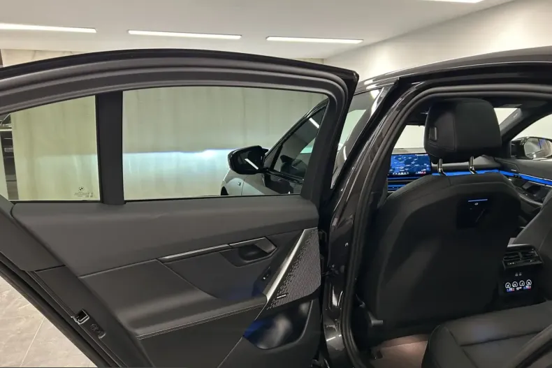 BMW i5 (Seria 5) din 2025 cu 15.015 km - oferta BMW229859 - foto 14