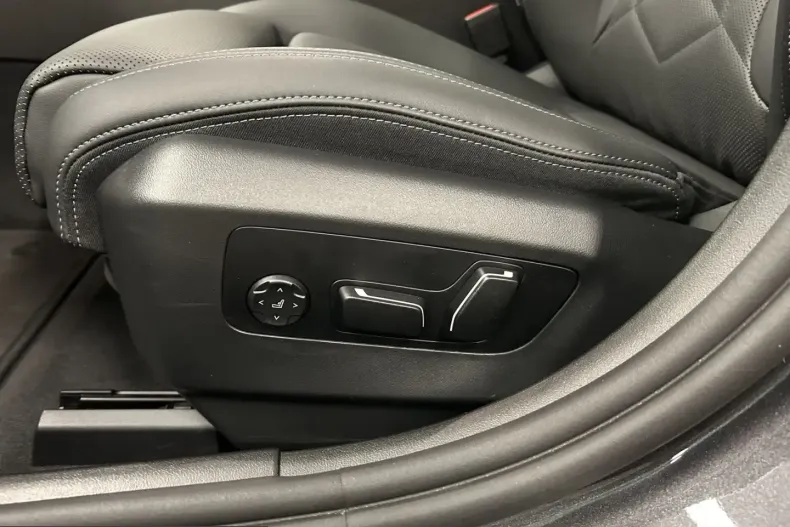 BMW i5 (Seria 5) din 2025 cu 15.015 km - oferta BMW229859 - foto 29