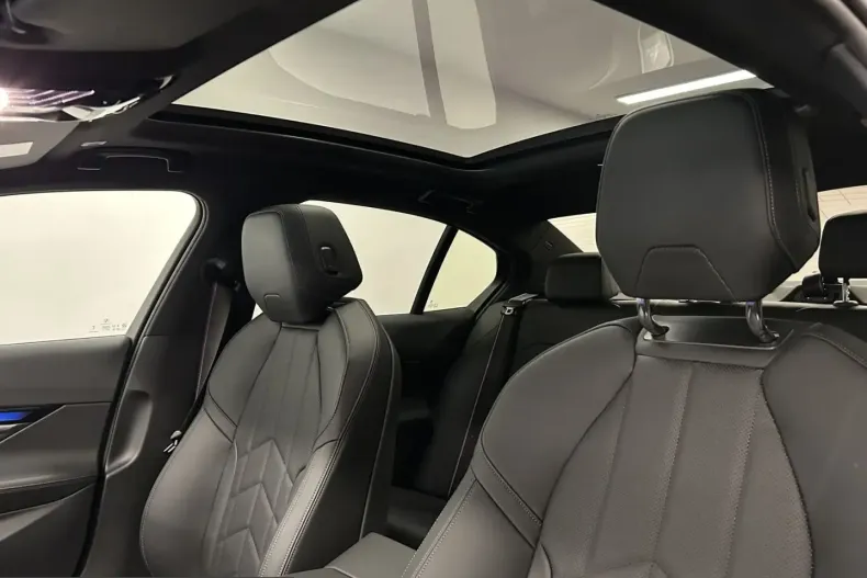 BMW i5 (Seria 5) din 2025 cu 15.015 km - oferta BMW229859 - foto 36