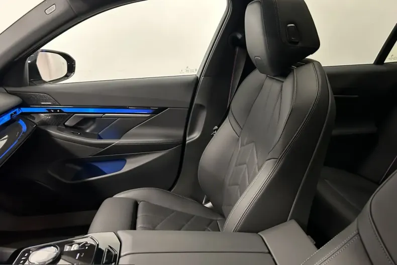 BMW i5 (Seria 5) din 2025 cu 15.015 km - oferta BMW229859 - foto 38
