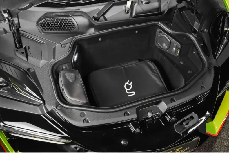 Lamborghini Revuelto din 2025 cu 2.190 km - oferta LAM229860 - foto 19