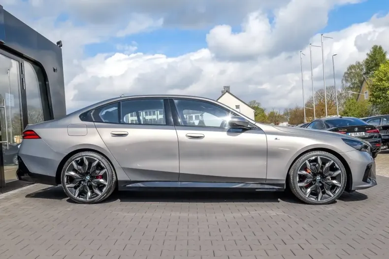 BMW 520 (Seria 5) din 2023 cu 52.725 km - oferta BMW229862 - foto 9