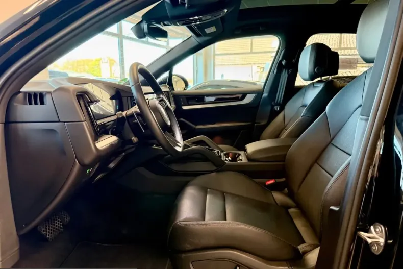 Porsche Cayenne din 2025 cu 12.228 km - oferta POR229865 - foto 8