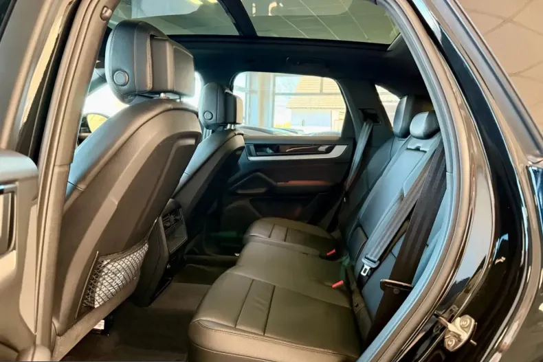 Porsche Cayenne din 2025 cu 12.228 km - oferta POR229865 - foto 9