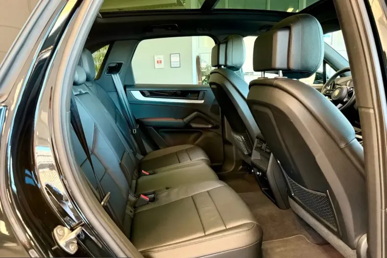 Porsche Cayenne din 2025 cu 12.228 km - oferta POR229865 - foto 11