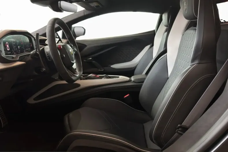 Lamborghini Revuelto din 2024 cu 1.644 km - oferta LAM229866 - foto 6