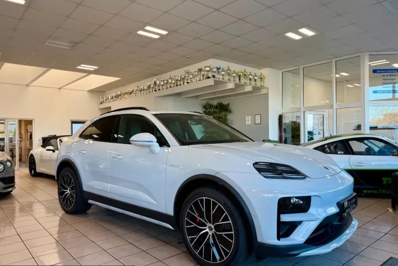 Porsche Macan din 2024 cu 6.681 km - oferta POR229869 - foto 3