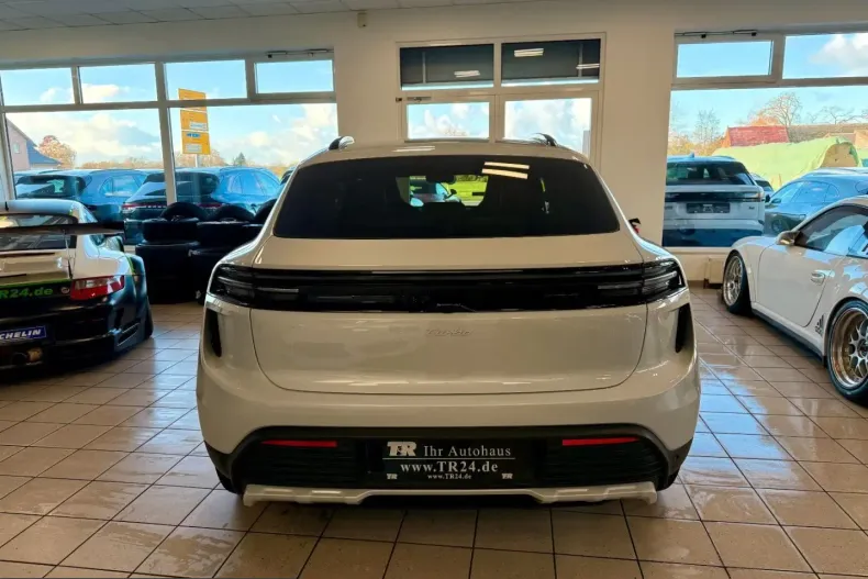 Porsche Macan din 2024 cu 6.681 km - oferta POR229869 - foto 4