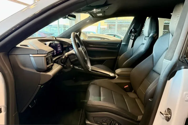Porsche Macan din 2024 cu 6.681 km - oferta POR229869 - foto 10