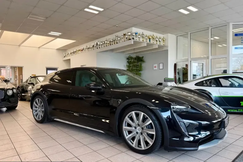 Porsche Taycan din 2022 cu 29.981 km - oferta POR229870 - foto 2