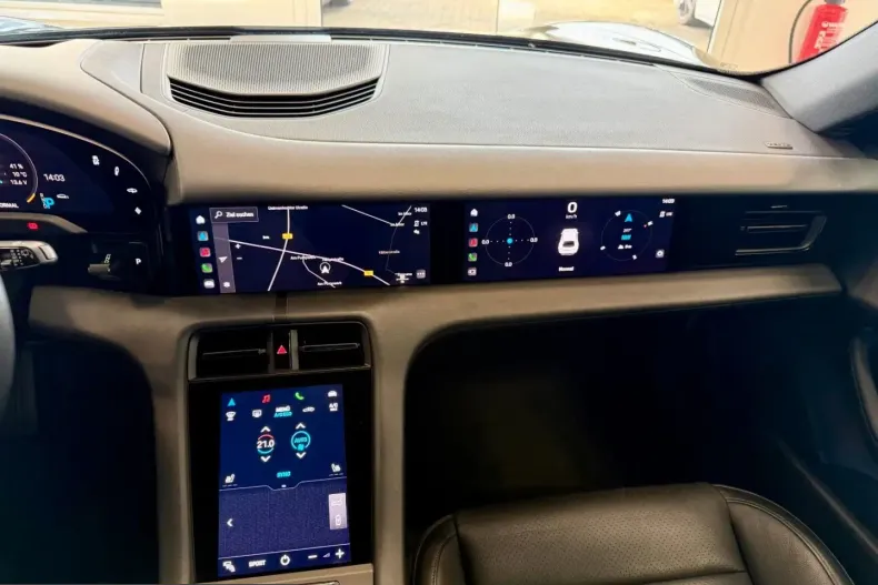 Porsche Taycan din 2022 cu 29.981 km - oferta POR229870 - foto 15