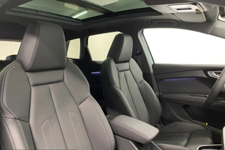 Audi Q4 e-tron din 2025 cu 10.676 km - oferta AUD229878 - foto 11