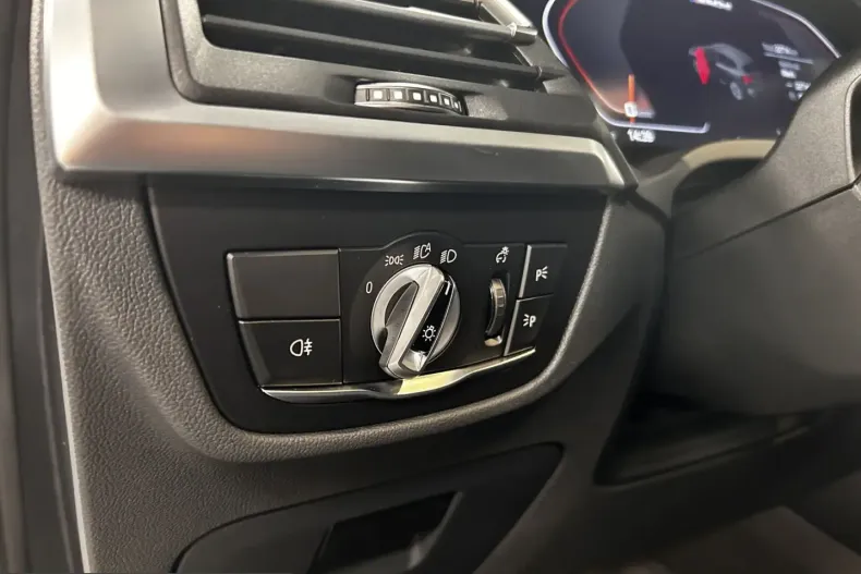 BMW X3 (Seria X) din 2023 cu 22.713 km - oferta BMW229880 - foto 31