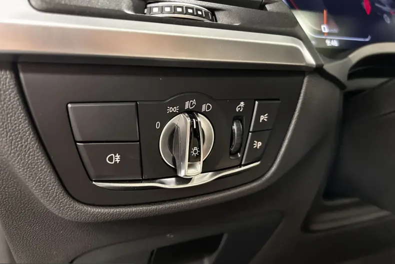 BMW X4 (Seria X) din 2025 cu 14.405 km - oferta BMW229884 - foto 33