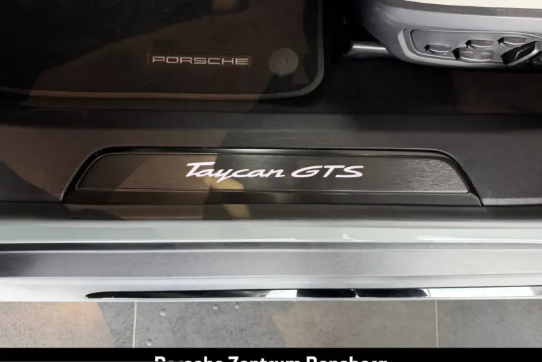 Porsche Taycan din 2023 cu 30.700 km - oferta POR229885 - foto 29