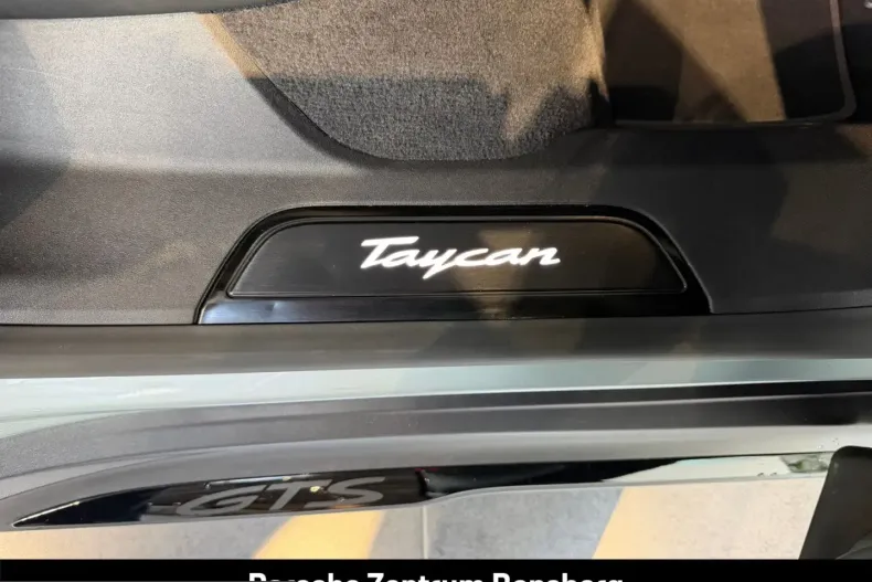 Porsche Taycan din 2023 cu 30.700 km - oferta POR229885 - foto 30