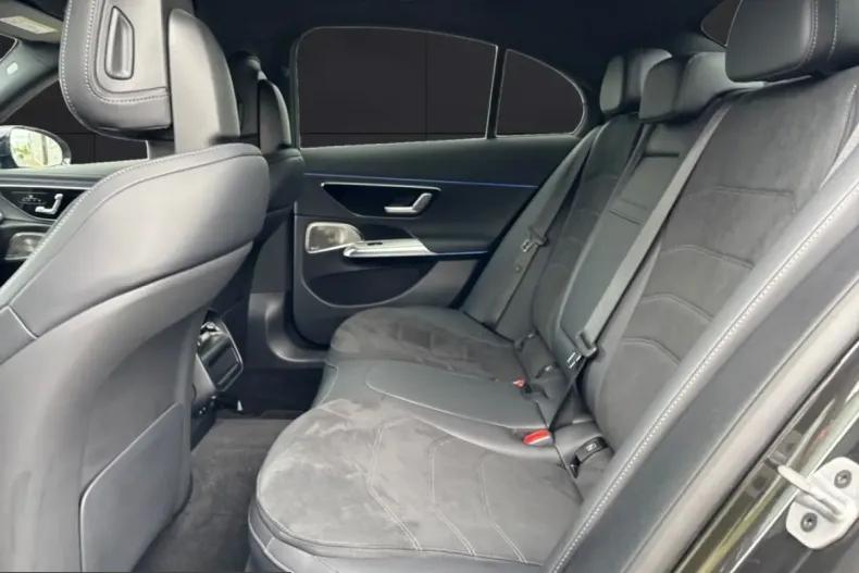 Mercedes-Benz E 220 (Clasa E) din 2025 cu 26.656 km - oferta MER229908 - foto 13