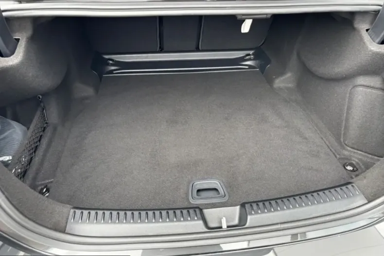 Mercedes-Benz E 220 (Clasa E) din 2025 cu 26.656 km - oferta MER229908 - foto 15