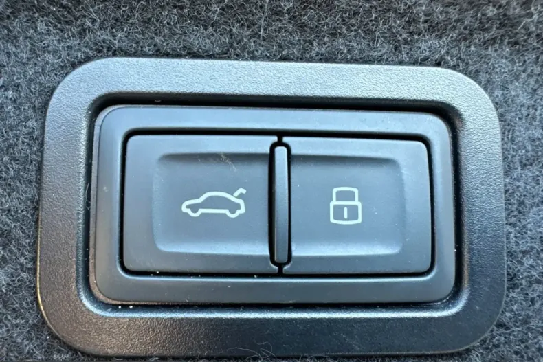 Audi A6 din 2023 cu 70.250 km - oferta AUD229915 - foto 23