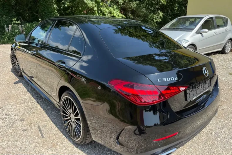 Mercedes-Benz C 300 (Clasa C) din 2024 cu 40.000 km - oferta MER229919 - foto 3