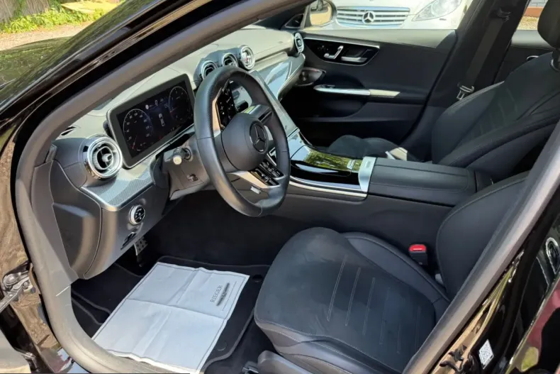 Mercedes-Benz C 300 (Clasa C) din 2024 cu 40.000 km - oferta MER229919 - foto 6