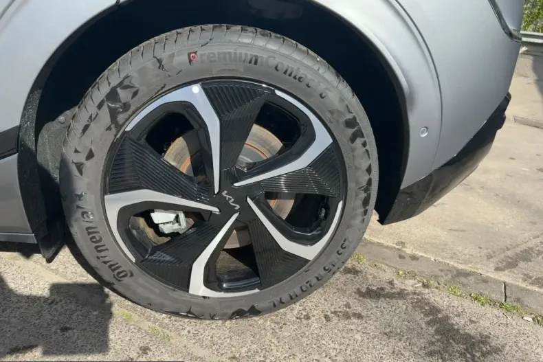 Kia EV6 din 2025 cu 9.619 km - oferta KIA229922 - foto 13