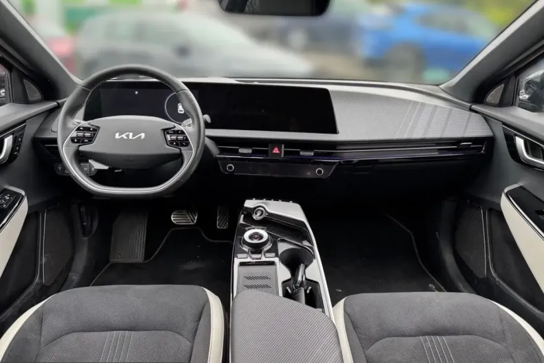 Kia EV6 din 2023 cu 12.640 km - oferta KIA229930 - foto 14