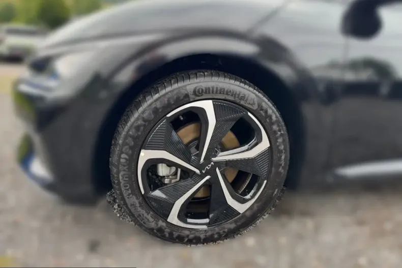 Kia EV6 din 2023 cu 12.640 km - oferta KIA229930 - foto 18