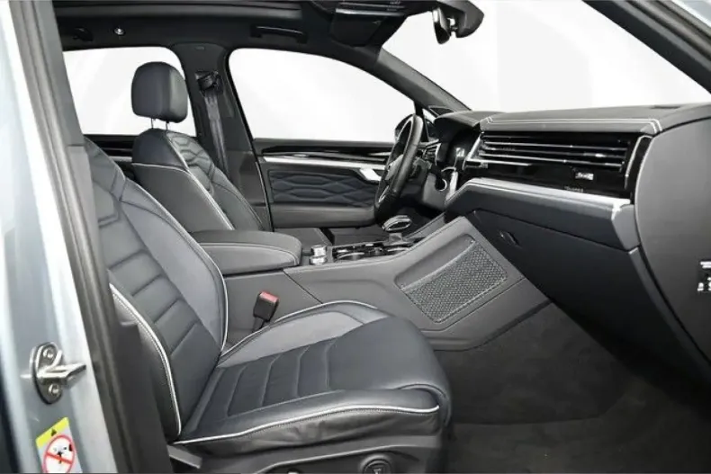 Volkswagen Touareg din 2024 cu 57.700 km - oferta VOL229934 - foto 5