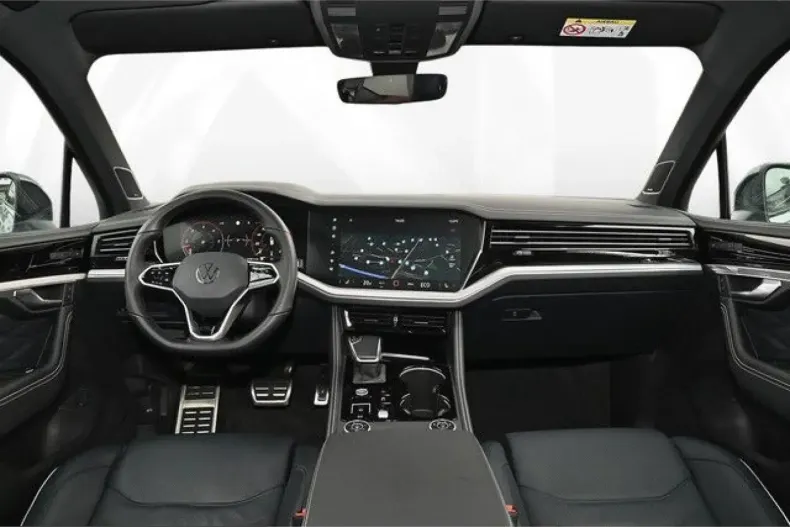 Volkswagen Touareg din 2024 cu 57.700 km - oferta VOL229934 - foto 7