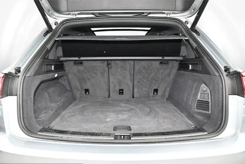Volkswagen Touareg din 2024 cu 57.700 km - oferta VOL229934 - foto 8