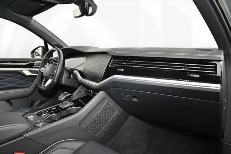 Volkswagen Touareg din 2024 cu 57.700 km - oferta VOL229934 - foto 9