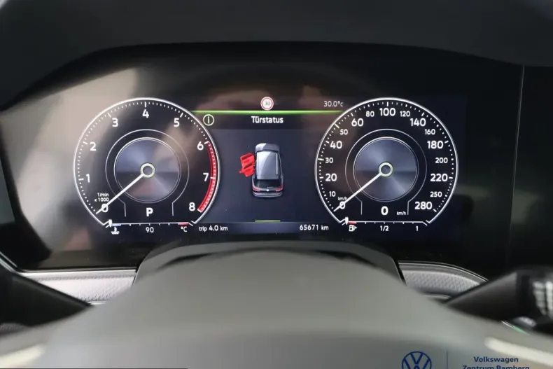 Volkswagen Touareg din 2023 cu 65.750 km - oferta VOL229938 - foto 6