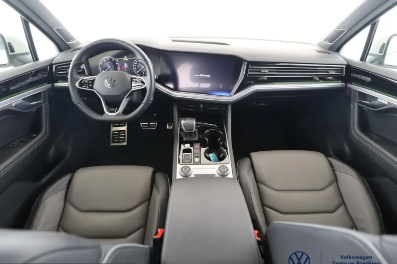 Volkswagen Touareg din 2023 cu 65.750 km - oferta VOL229938 - foto 11