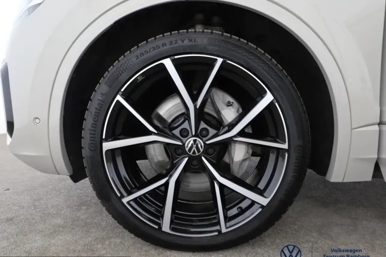 Volkswagen Touareg din 2023 cu 65.750 km - oferta VOL229938 - foto 12
