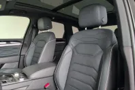 Volkswagen Touareg din 2022 cu 42.233 km - oferta VOL229940 - foto 16
